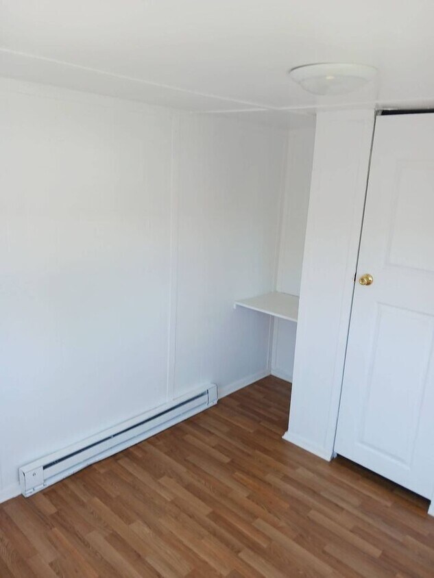 Building Photo - Two Bedroom Mobile Home for Rent in Lancas...