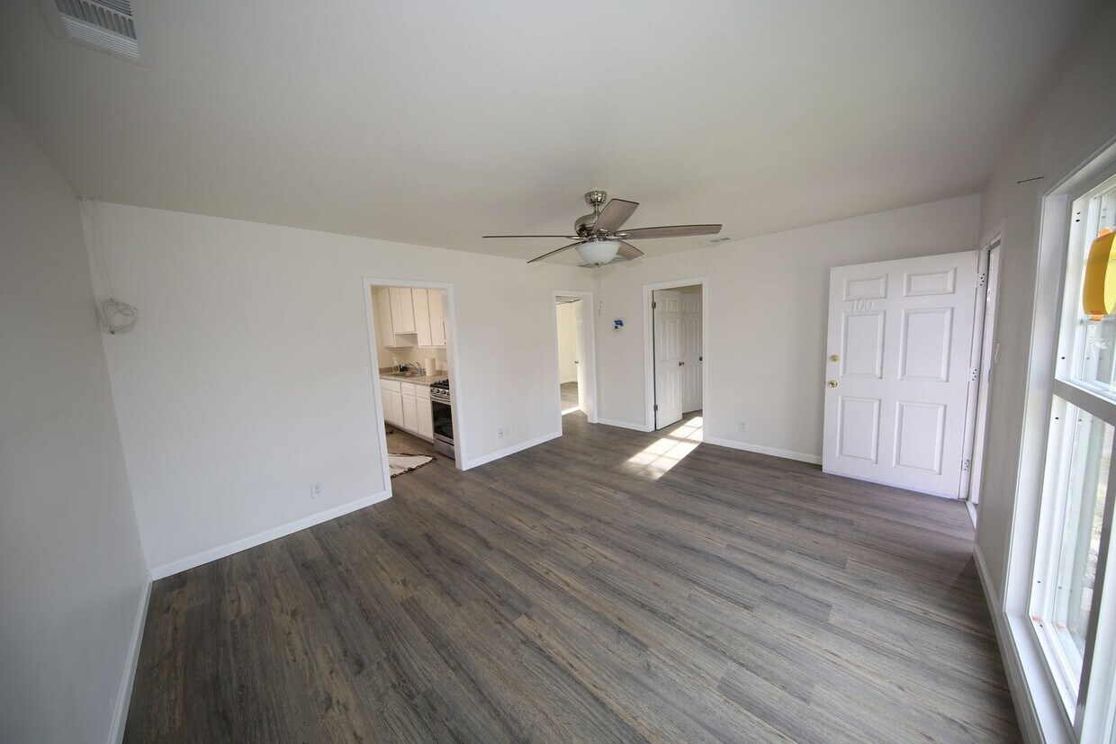 Primary Photo - Adorable 2 Bedroom / 1 Bath Home with Park...