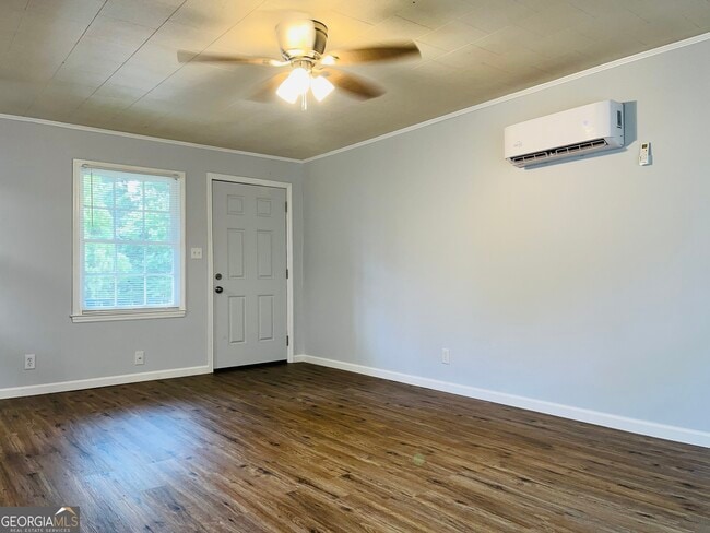 Building Photo - 601 W Haralson St