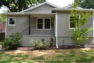 Building Photo - 1619 N University Ave