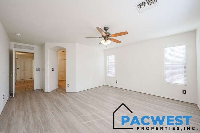 Foto del edificio - Desirable Coldwater Springs Neighborhood!