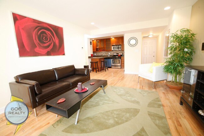Foto del edificio - 6954 N Greenview Ave