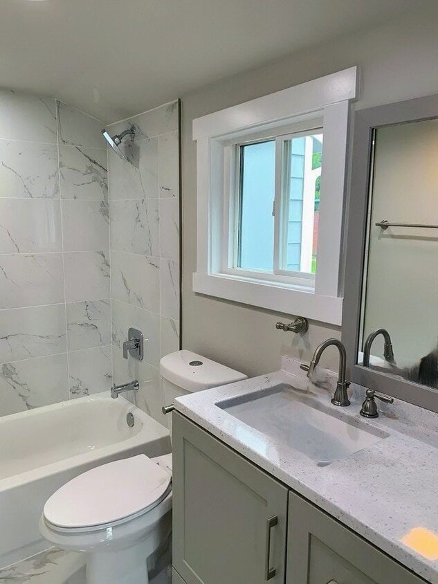 Master Bathroom - 5501 108th Avenue Ct E