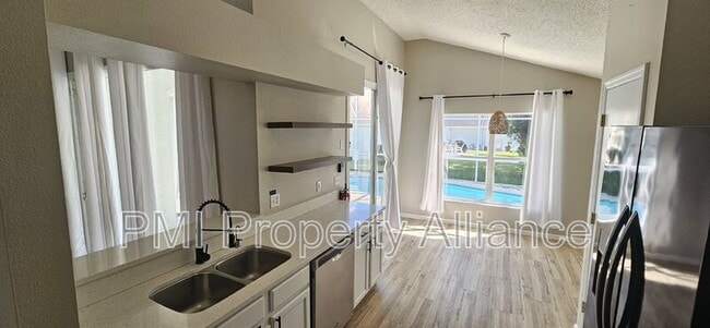 Foto del edificio - 4902 Monarch Ln