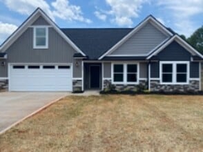 Building Photo - 173 Falling Creek Rd