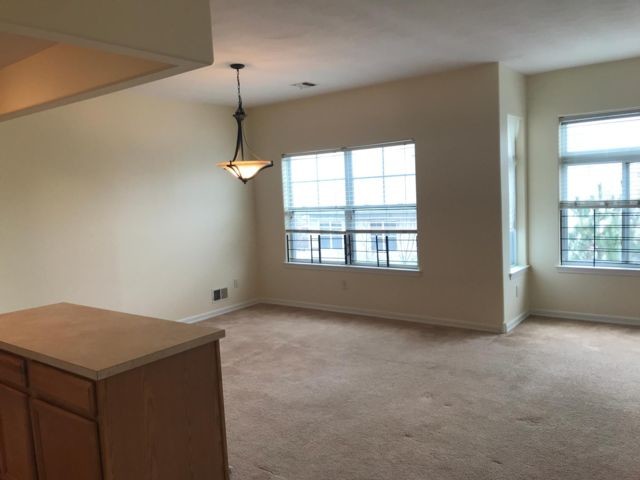 Building Photo - 180 Beach 74Th St