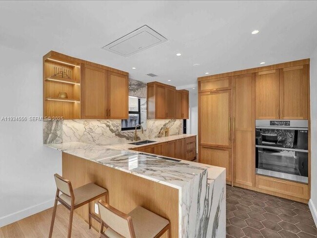 Foto del edificio - 920 W 47th Ct