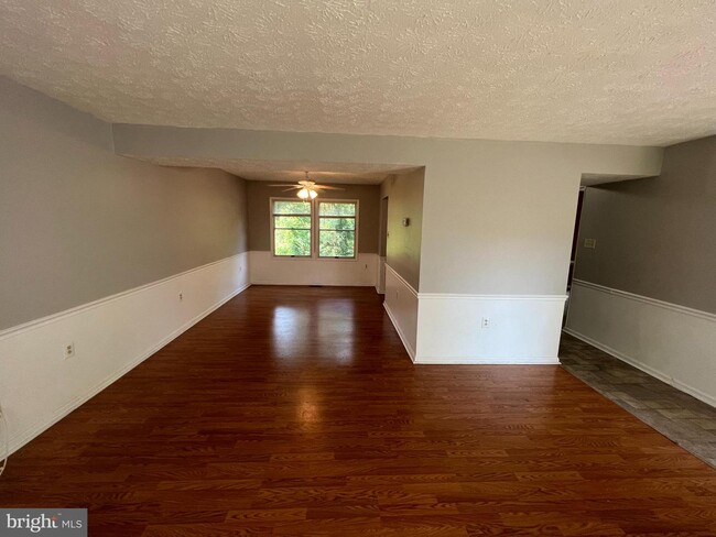 Building Photo - 9251 Hourglass Pl