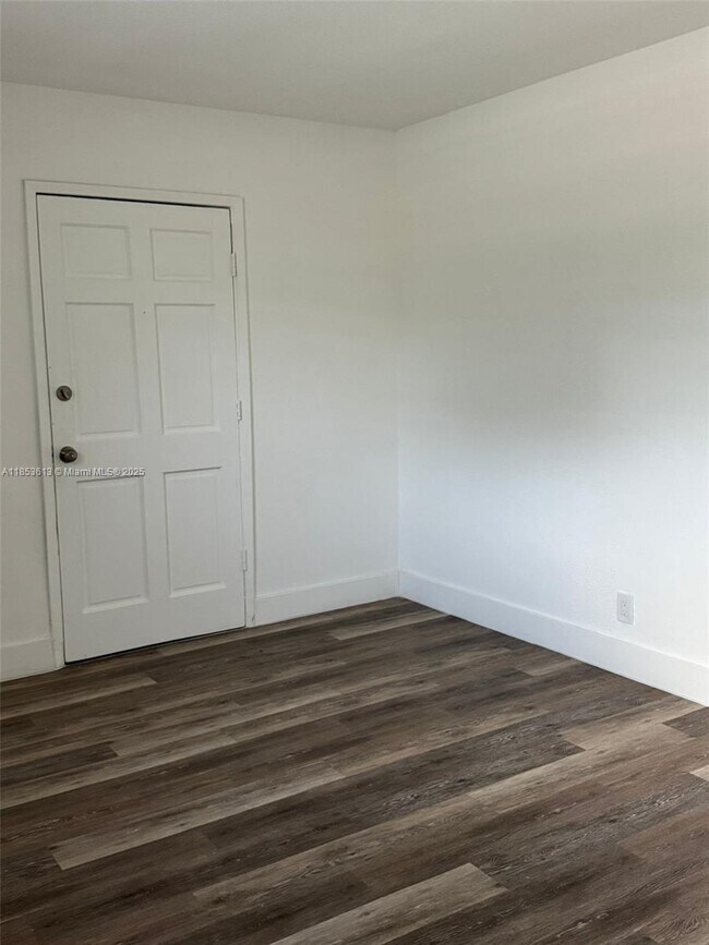 Foto del edificio - 1035 N Andrews Ave
