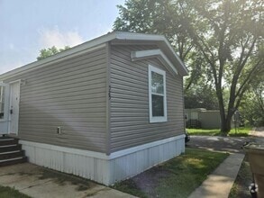 Building Photo - 525 Waxwing Ln