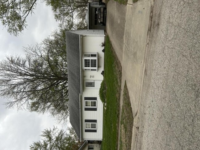 Building Photo - 1821 Melbourne Rd