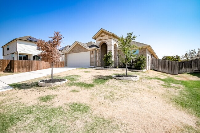Building Photo - 105 Meadow Wood Cv