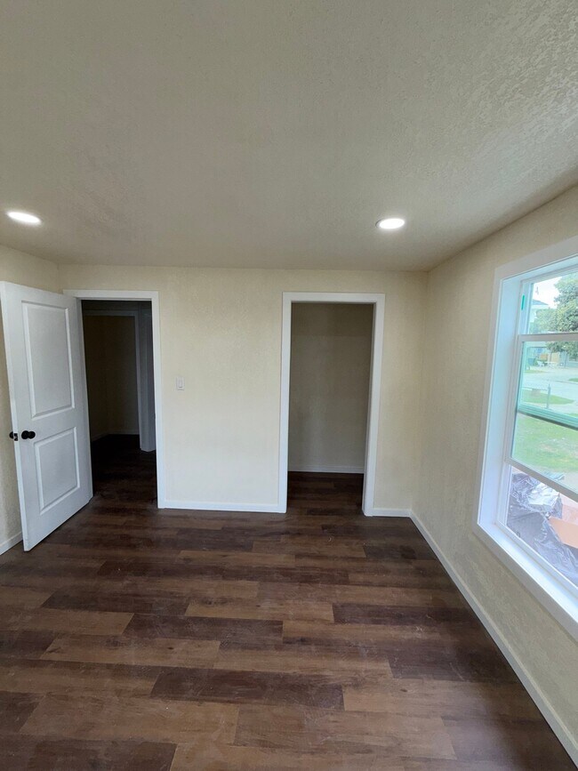 Foto del edificio - 2922 SW 19th St