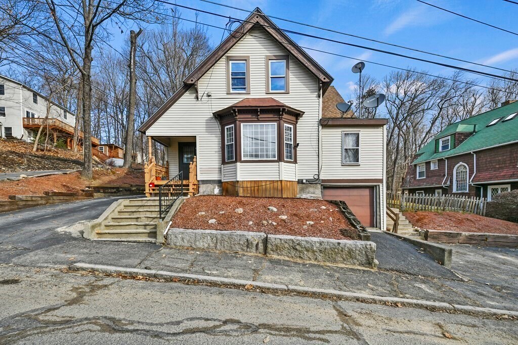 13 Weymouth St Unit 1, Fitchburg, MA 01420 Room for Rent in Fitchburg, MA
