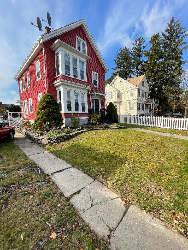 Primary Photo - 241 Ash St