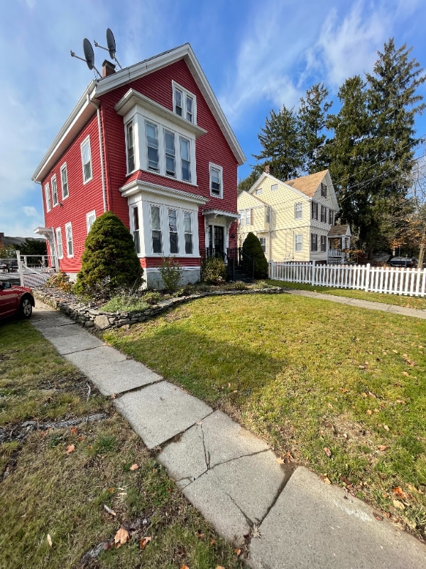 Building Photo - 241 Ash St