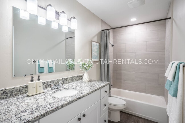 Foto del edificio - 689 N 100 W