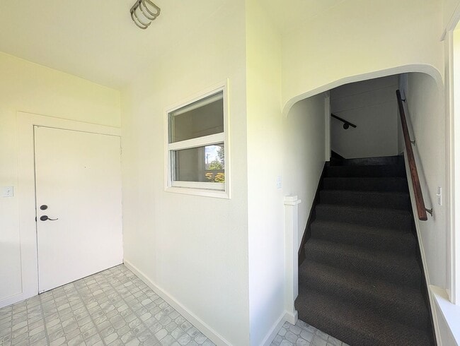 Building Photo - 2Bd/1Ba Everett Condo