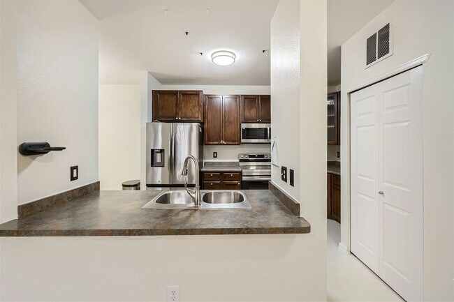 Foto del edificio - 3872 S Dallas St