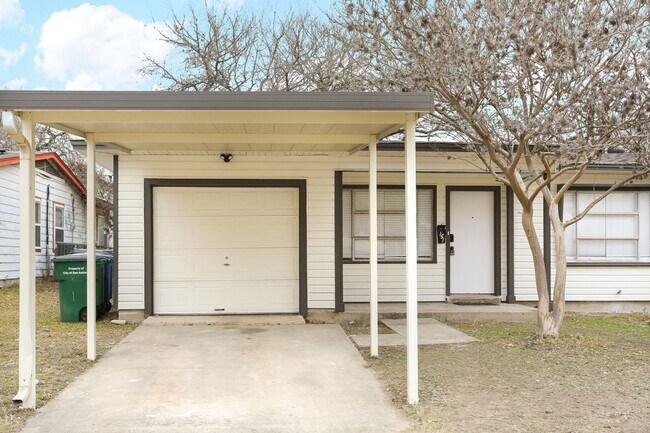 Building Photo - 3-BEDROOM SINGLE STORY HOME IN GREENHILL VILLAGE