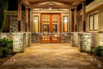 Building Photo - 268 SW Forest Cove Rd