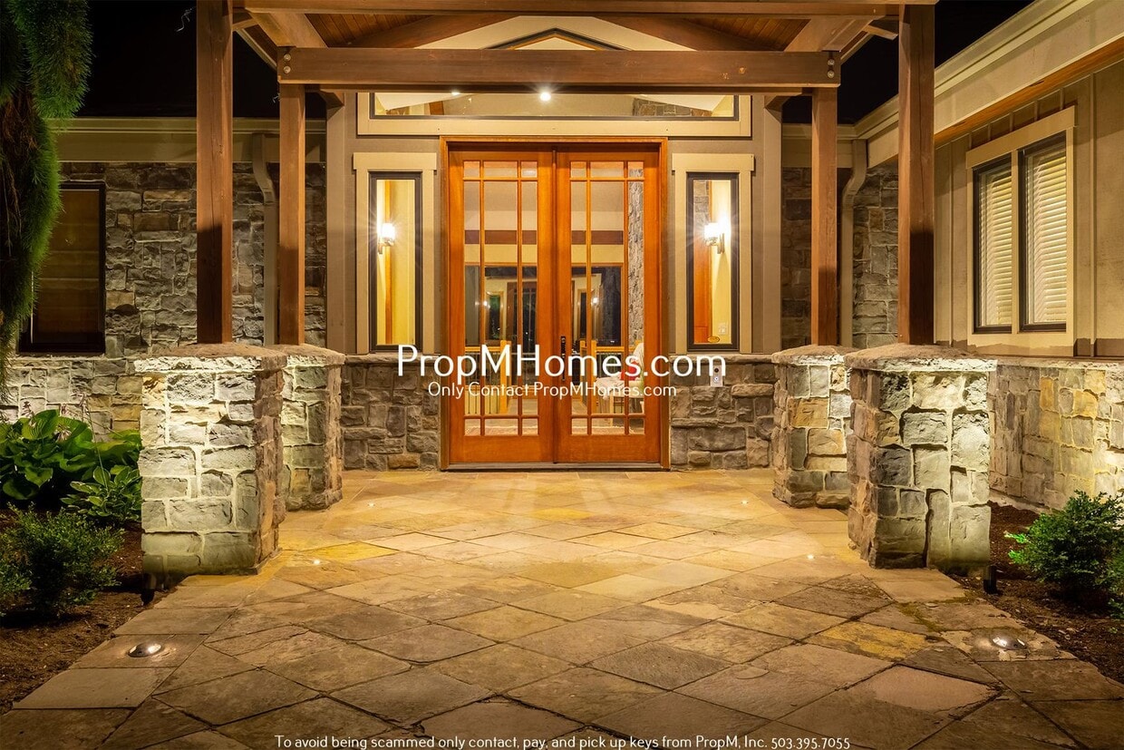 Primary Photo - Iconic West Linn Estate – Waterfront Luxur...