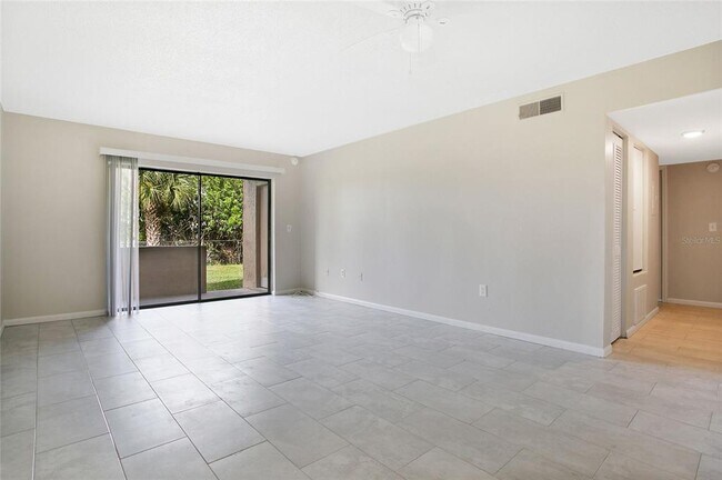 Foto del edificio - 5205 Vineland Rd