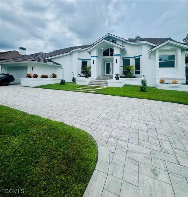 Foto del edificio - 5030 Harborage Dr