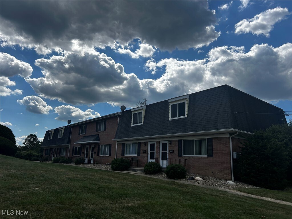 2742 Juno Pl Fairlawn, OH 44333 – photo 1 of 6