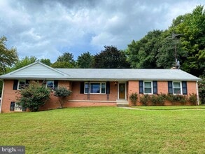 Building Photo - 11102 Putman Rd