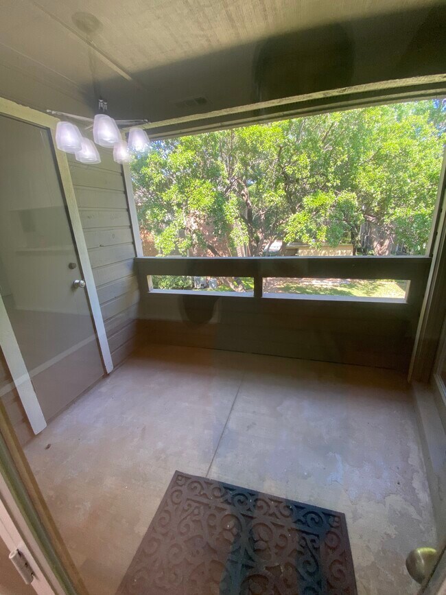 1205 Quail Valley Ln Unit 231, Arlington, TX 76011 Condo for Rent in