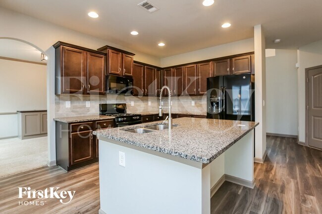 Foto del edificio - 270 Freedom Pkwy