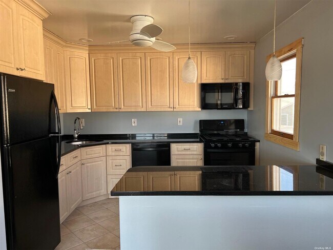 Foto del edificio - 563 Neptune Blvd