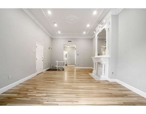 Building Photo - 1 bedroom in Boston MA 02115