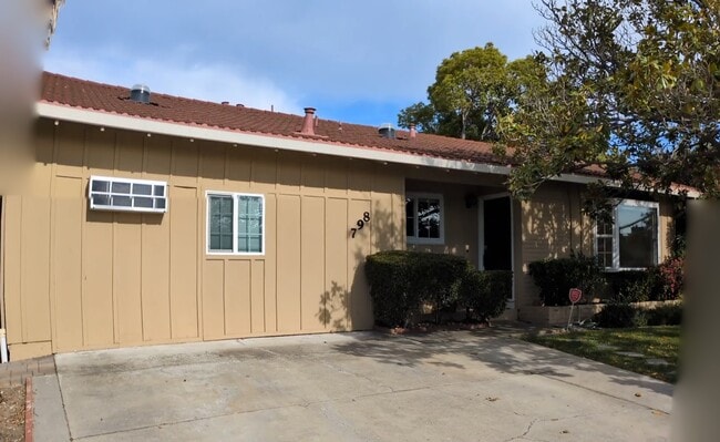 Building Photo - 798 S Wolfe Rd