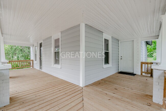 Building Photo - Charming 3 Bedroom in Statesville!