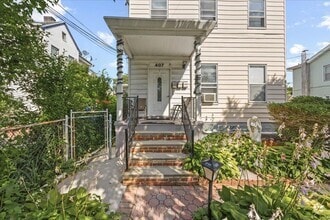 Building Photo - 407 N MacQuesten Pkwy