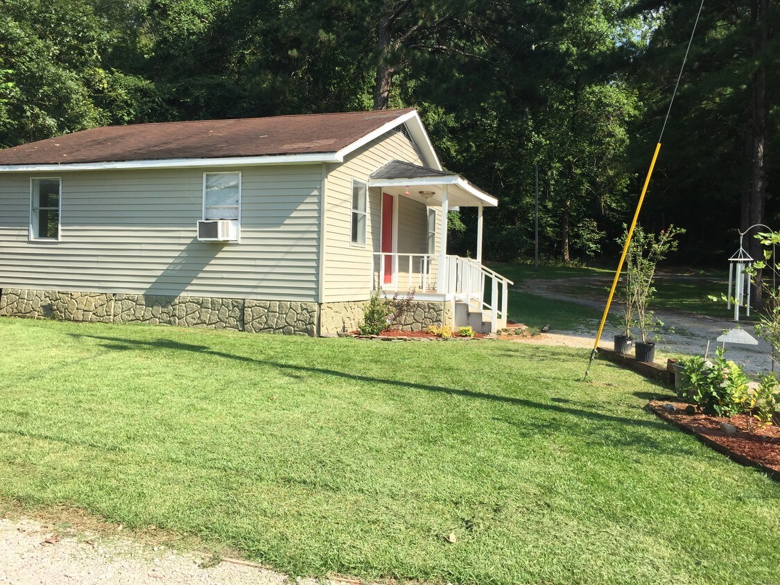 7691 Pine Springs Rd, Meridian, MS 39305 House Rental in Meridian, MS