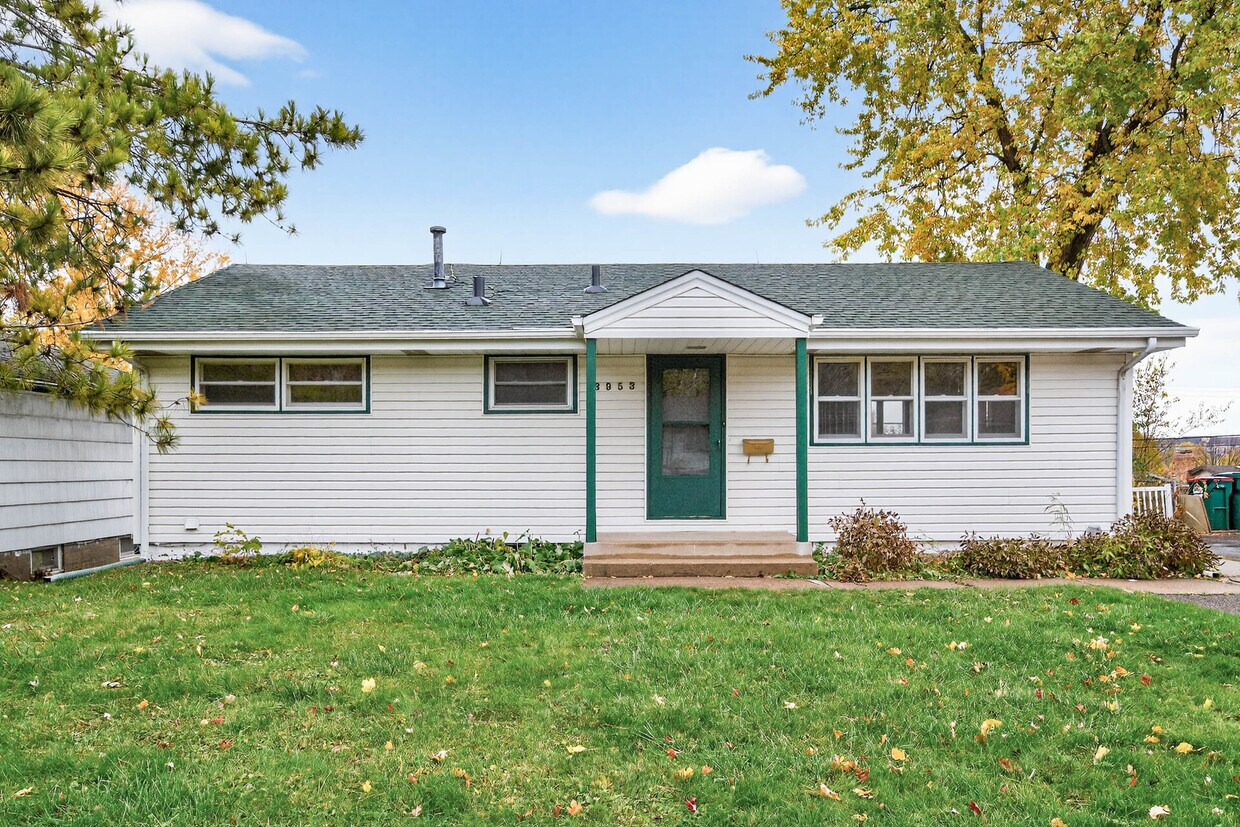 Foto principal - 3953 Arthur St NE