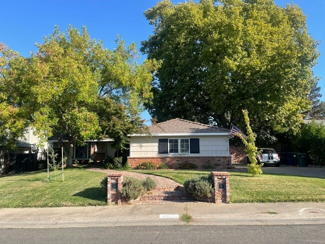 Photo - Charming 3 bedroom home in quiet neighborr...