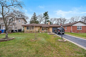 Building Photo - 5844 N Lacey Ave