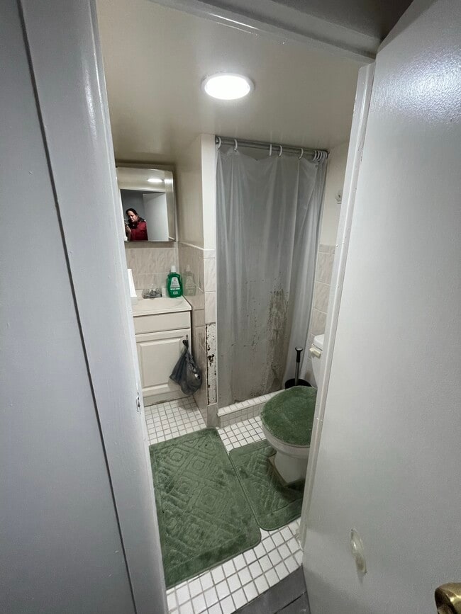 Bathroom - 9513 107th St