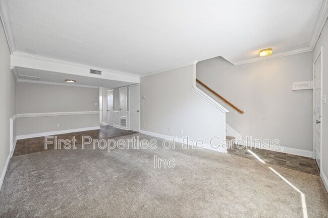 Building Photo - 7906 Oak Meadow Ct