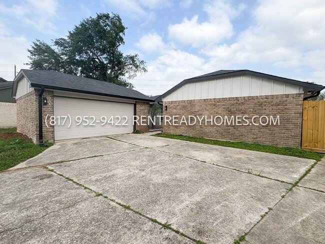 Building Photo - 20102 Bridgedale Ln