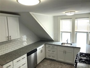 Building Photo - 299 State St