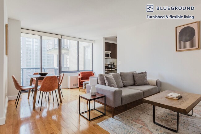 Foto del edificio - 235 W 48th St