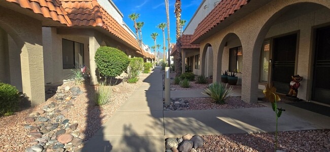 Building Photo - 16510 E Palisades Blvd