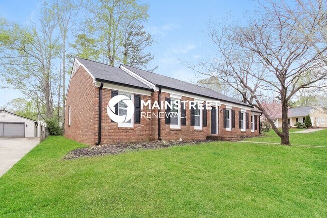 Foto del edificio - 3 Bedroom Pet-Friendly Home in CHARLOTTE, ...