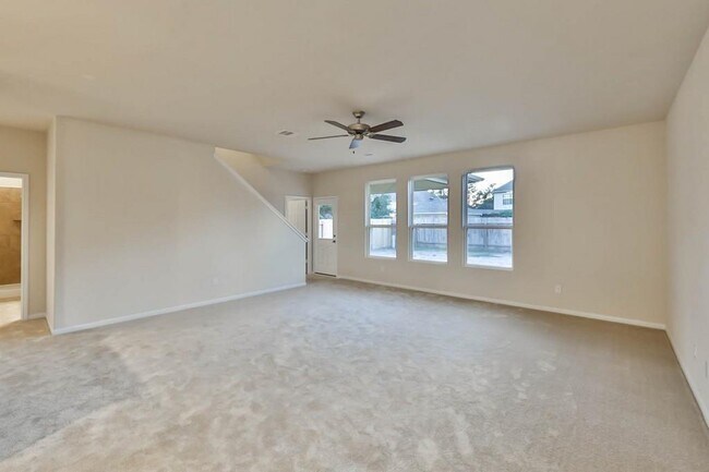 Foto del edificio - 18510 Each Elm Way