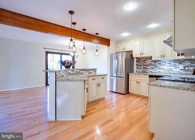 Building Photo - 2303 Glade Bank Way